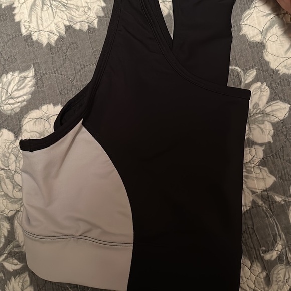 NWOT, Fabletics Sports Bras, XXL/1X, On the Go Medium Impact - Set of 2 - Picture 4 of 7